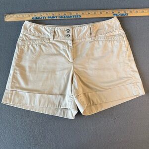 White House Black Market Stylish Tan Women's Shorts size 6 cotton spandex